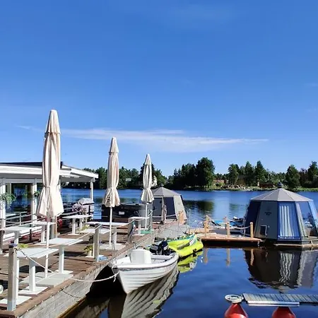 Koivuranta Igloos Hotel na wodzie