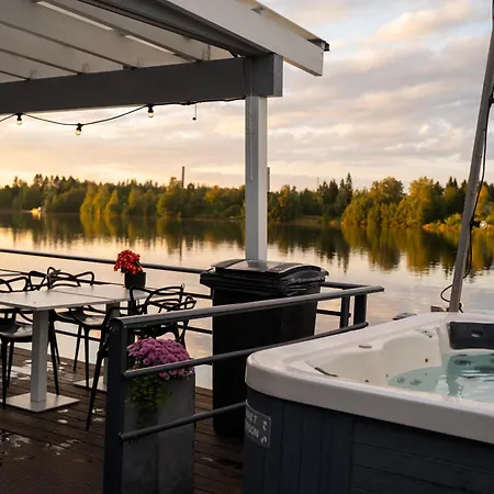 Hotel na wodzie Koivuranta Igloos
