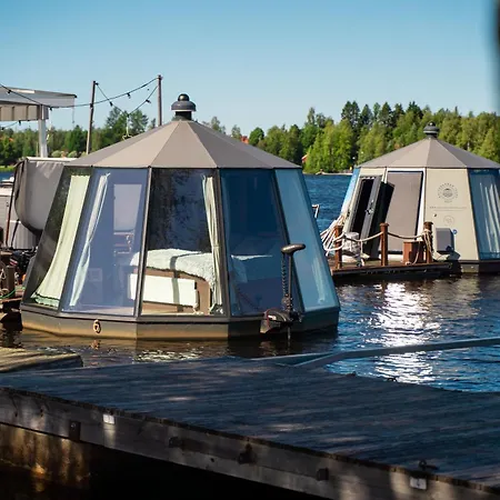 Koivuranta Igloos Hotel na wodzie *